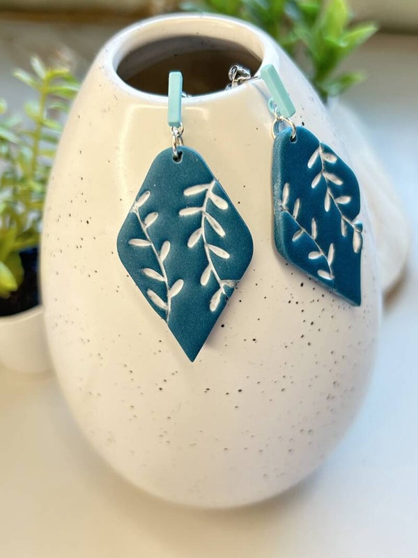 Blue/Green & white