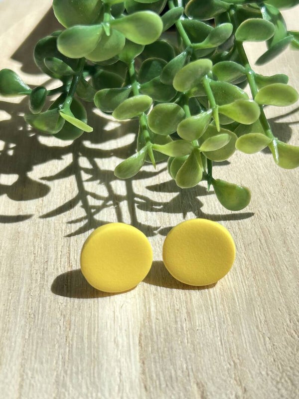 Yellow stud
