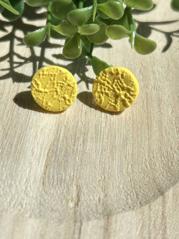 Yellow rough stud