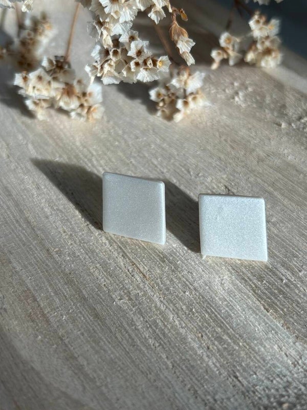 Pearl diamond stud