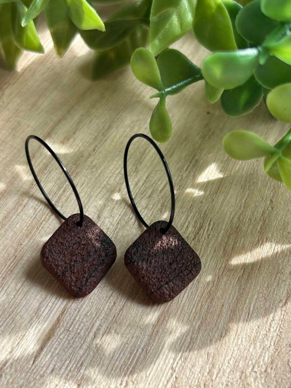Brown & black hoops