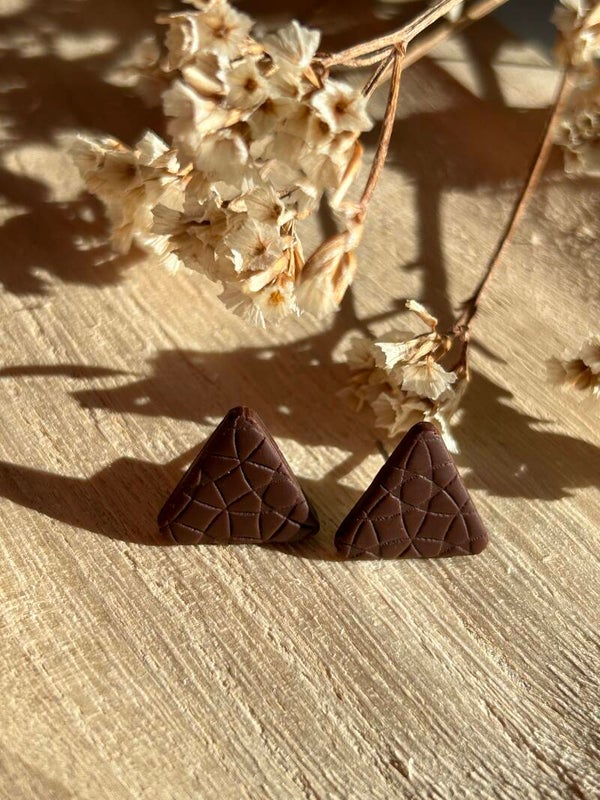 Brown leather triangle stud