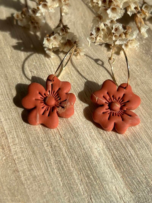 Hoops with camel & gold flower