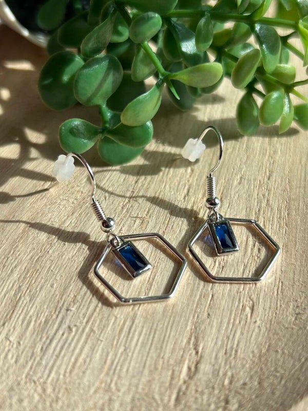 Blue sparkly diamond