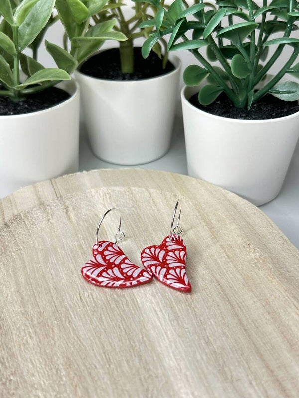 Flowery red hearts
