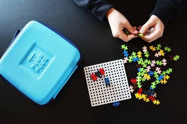 Plus-Plus Basic Speelkoffer Draagtas 100 delige bouwset - 7012 - Bouwspeelgoed - Constructiespeelgoed - Set met bouwstenen - Vanaf 5 jaar