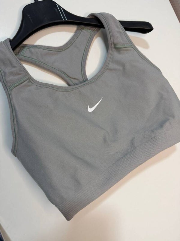 Top Nike