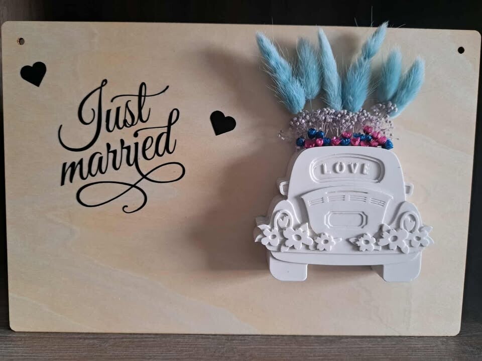 Auto just married