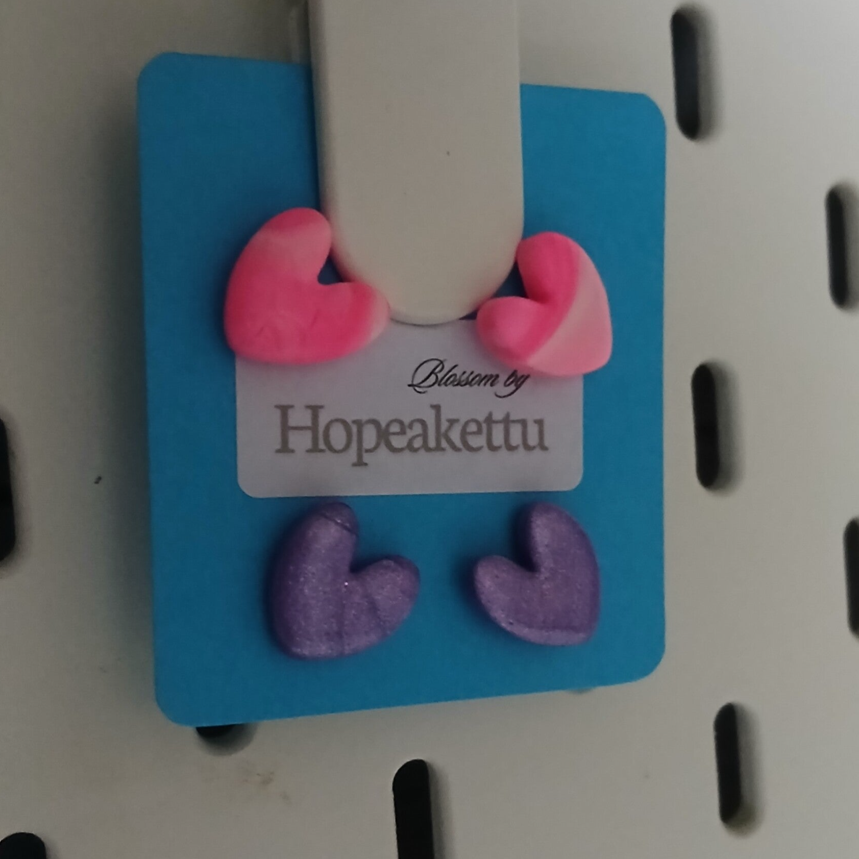 nappikorvikset sydämet pinkki/valkoinen ja kimalle liila NK06