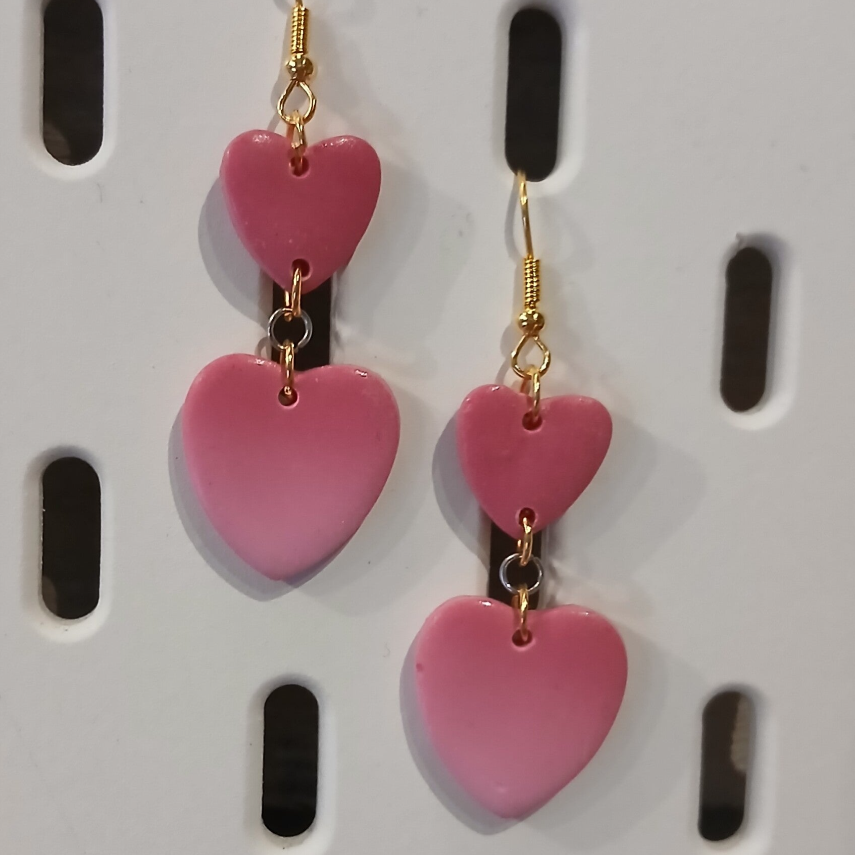 Riippuvat sydämet tummemman vaaleanpunaiset YS15