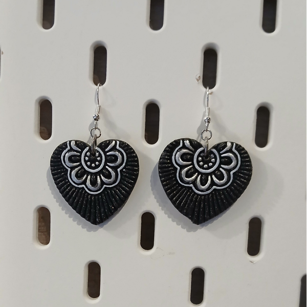 Riippuvat sydämet mustahopea YS05