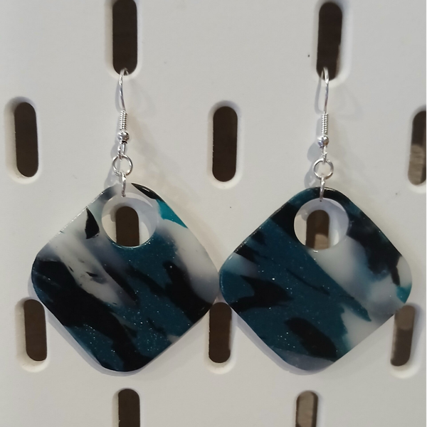 Riippuvat camokorvikset sini/valko/musta KK03