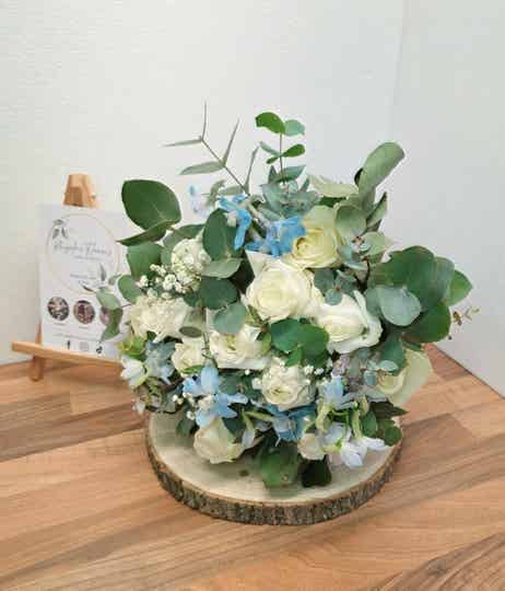 𝗛𝗮𝗻𝗱 𝗛𝗲𝗹𝗱 𝗕𝗿𝗶𝗱𝗮𝗹 𝗕𝗼𝘂𝗾𝘂𝗲𝘁