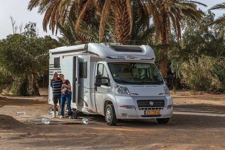 afbeelding van een Nederlandse familie op vakantie met de camper