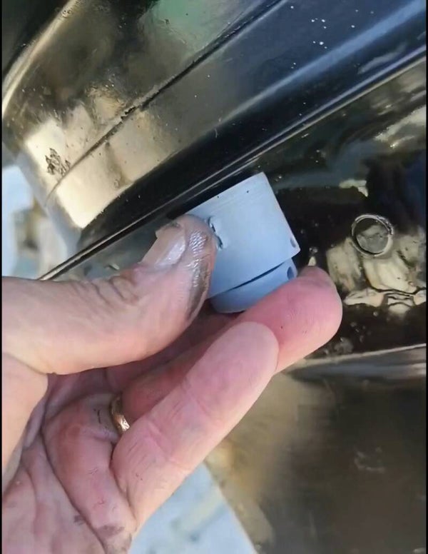 Sécurité renforcée avec pose  pour votre moteur hors-bord Yamaha ou Suzuki.