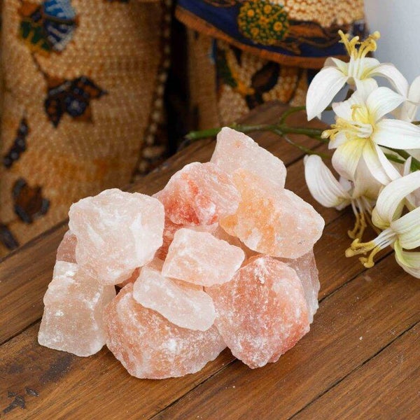 Ruwe Himalaya Zoutsteen Stukken +/- 50g (2 a 3 stuks)