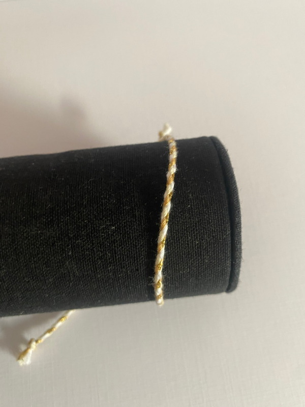 Touw armbandje beige, wit en goud