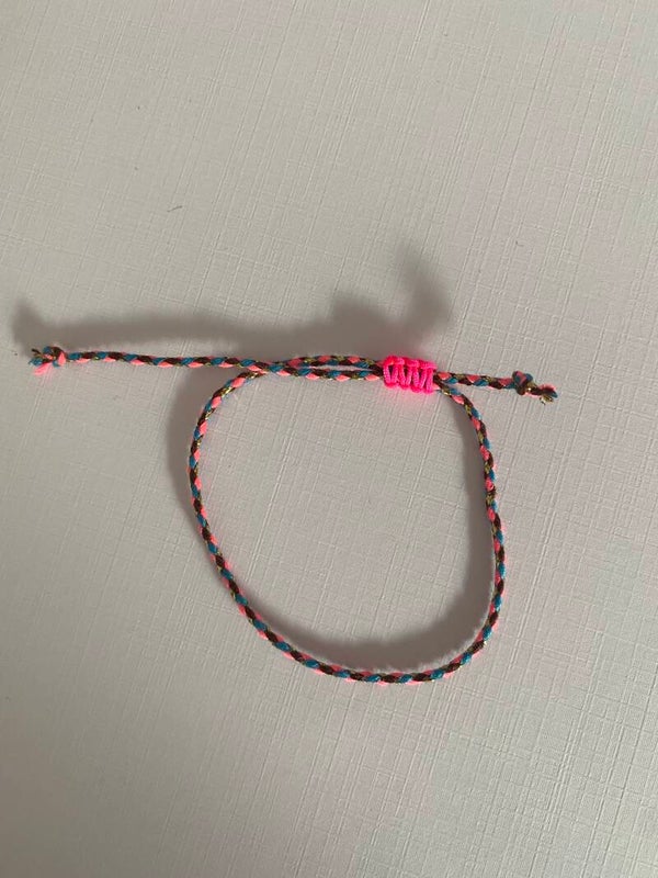 Touw armbandje roze, blauw, goud en bruin