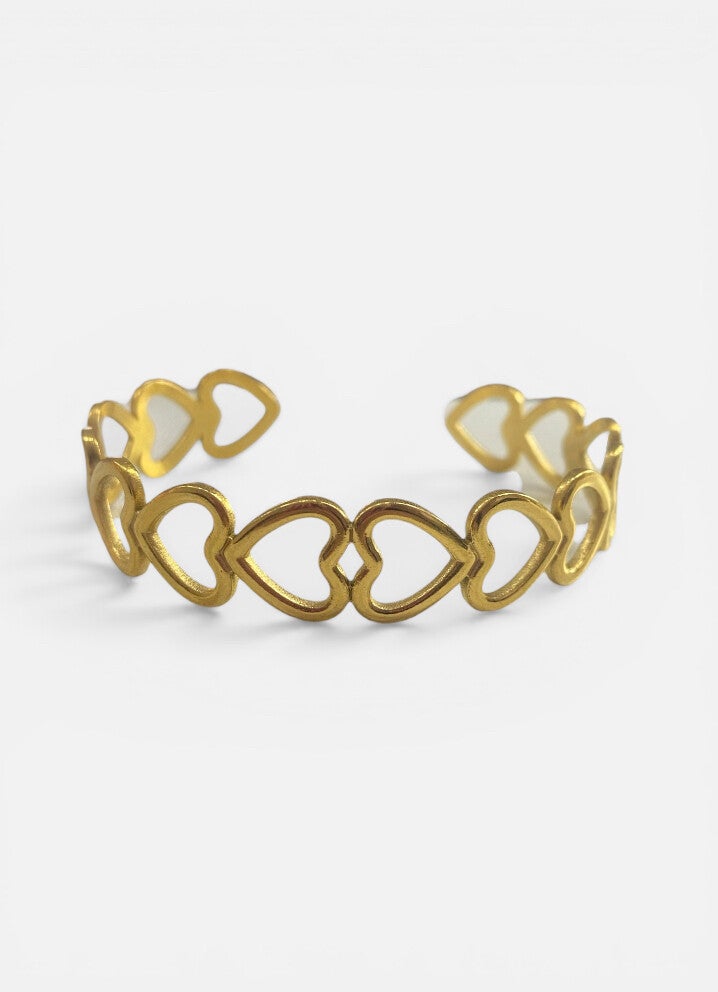 𝐎𝐩𝐞𝐧 𝐡𝐞𝐚𝐫𝐭 𝐛𝐚𝐧𝐠𝐥𝐞