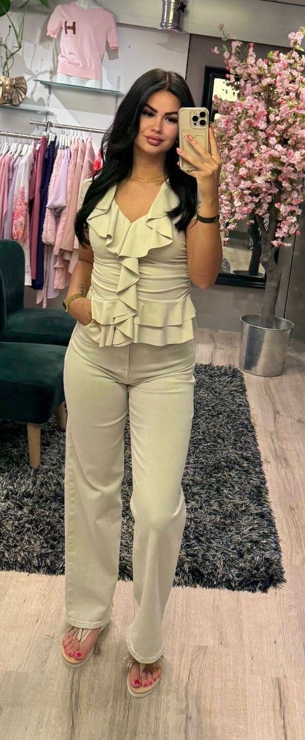 Ruffle top beige
