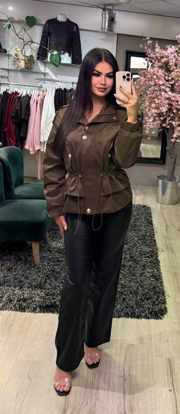 Jasje Nancy bruin