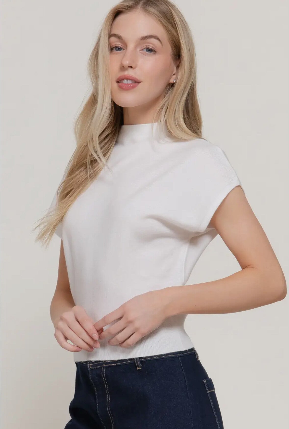 Anette - high collar top