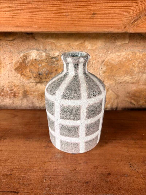 Vase en céramique graphique