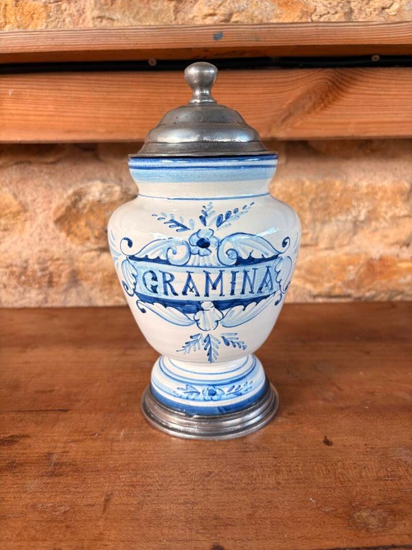 Pot d’apothicaire ancien « Gramina » – Céramique bleue et blanche & étain