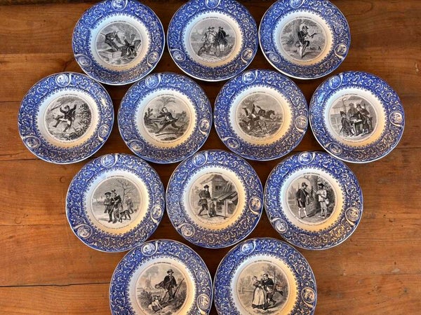 Lot de 12 petites assiettes anciennes « Les Bons Chasseurs »