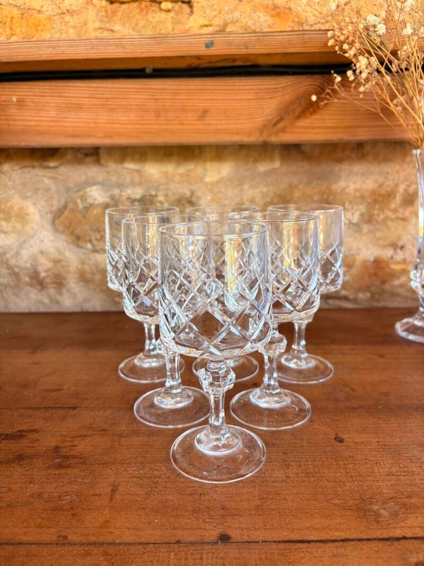 6 verres à pied en cristal taillé