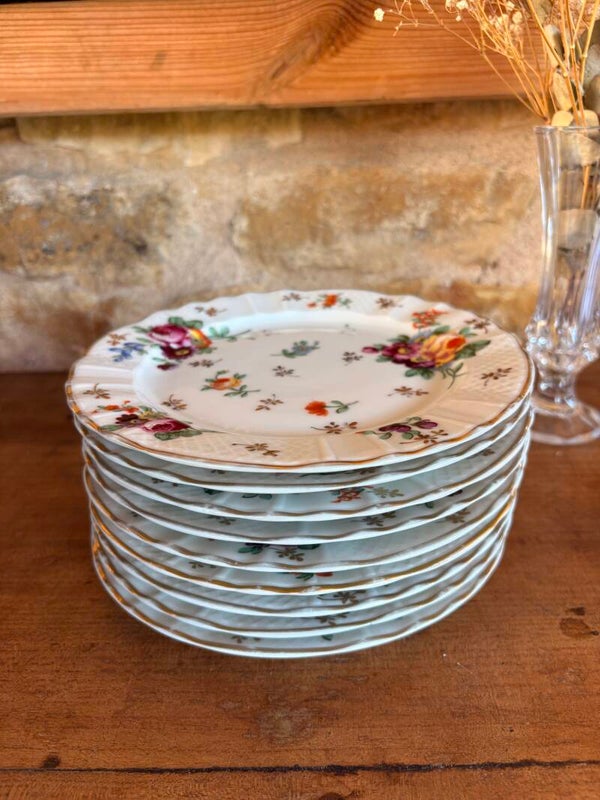 9 assiettes à dessert Bernardaud Limoges