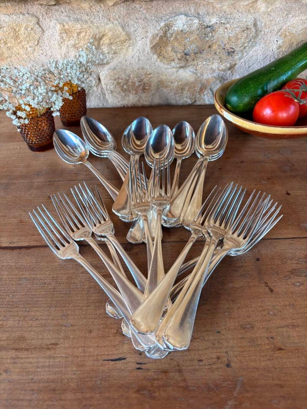 Lot de 24 couverts anciens en métal argenté – Christofle – 12 fourchettes & 12 cuillères