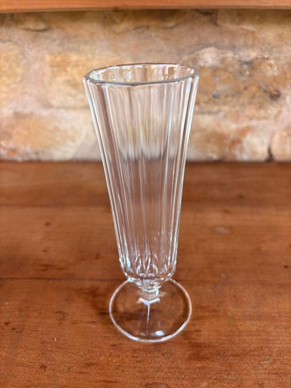 Soliflore vintage en verre – lignes côtelées