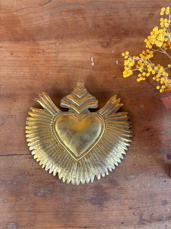Ex-voto cœur sacré rayonnant en métal doré