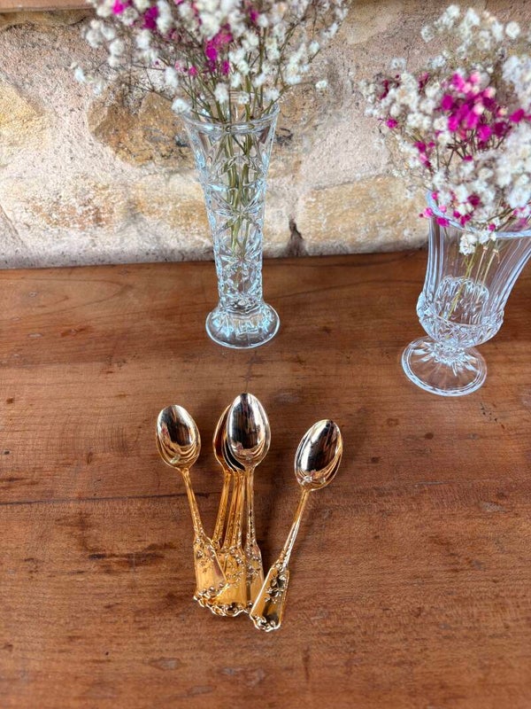 Lot de 6 petites cuillères dorées à décor fleuri