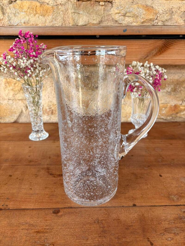 Pichet ancien en verre bullé