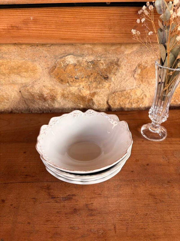 Lot de 4 bols en faïence blanche