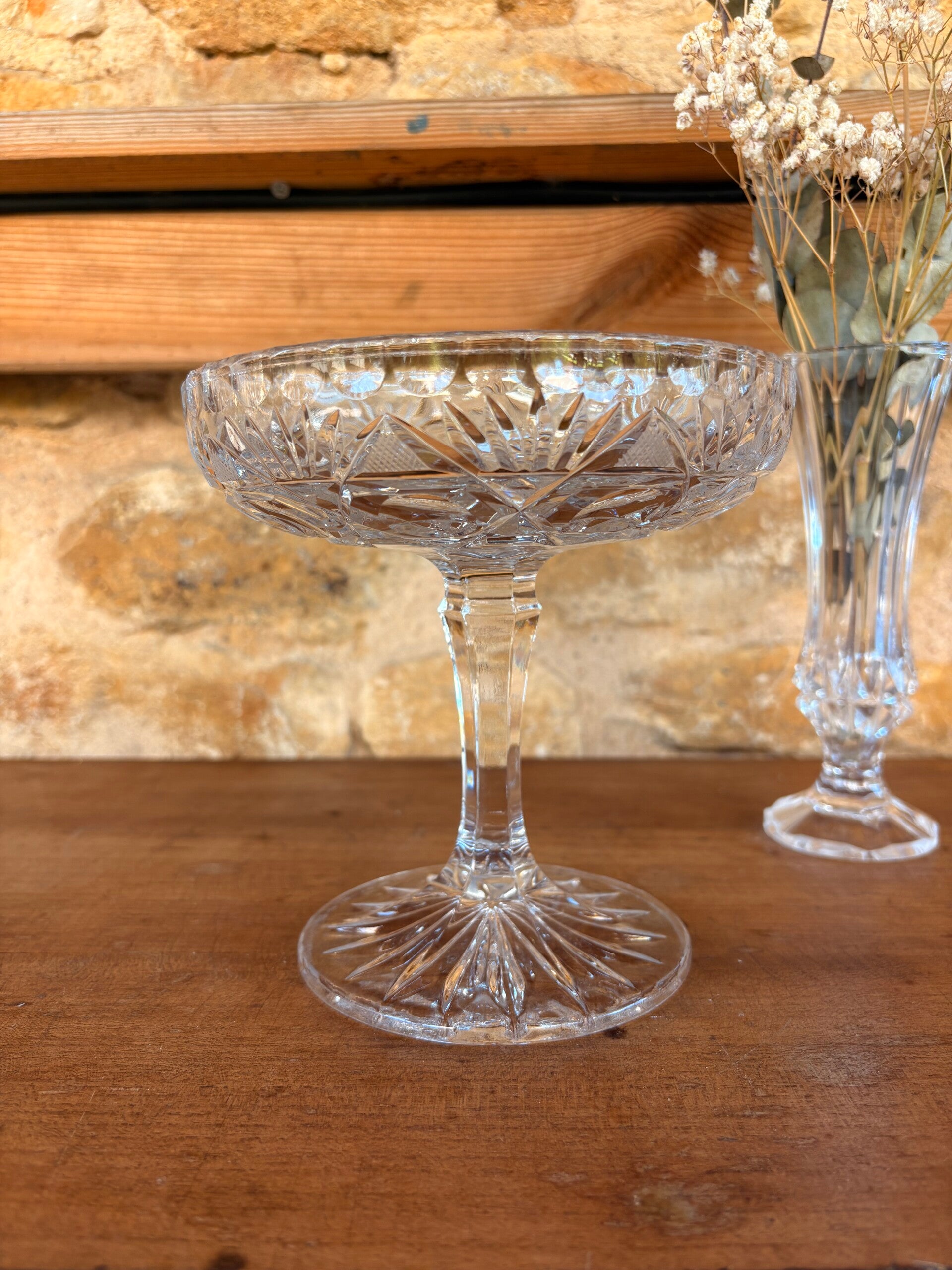 Compotier ancien sur pied en cristal