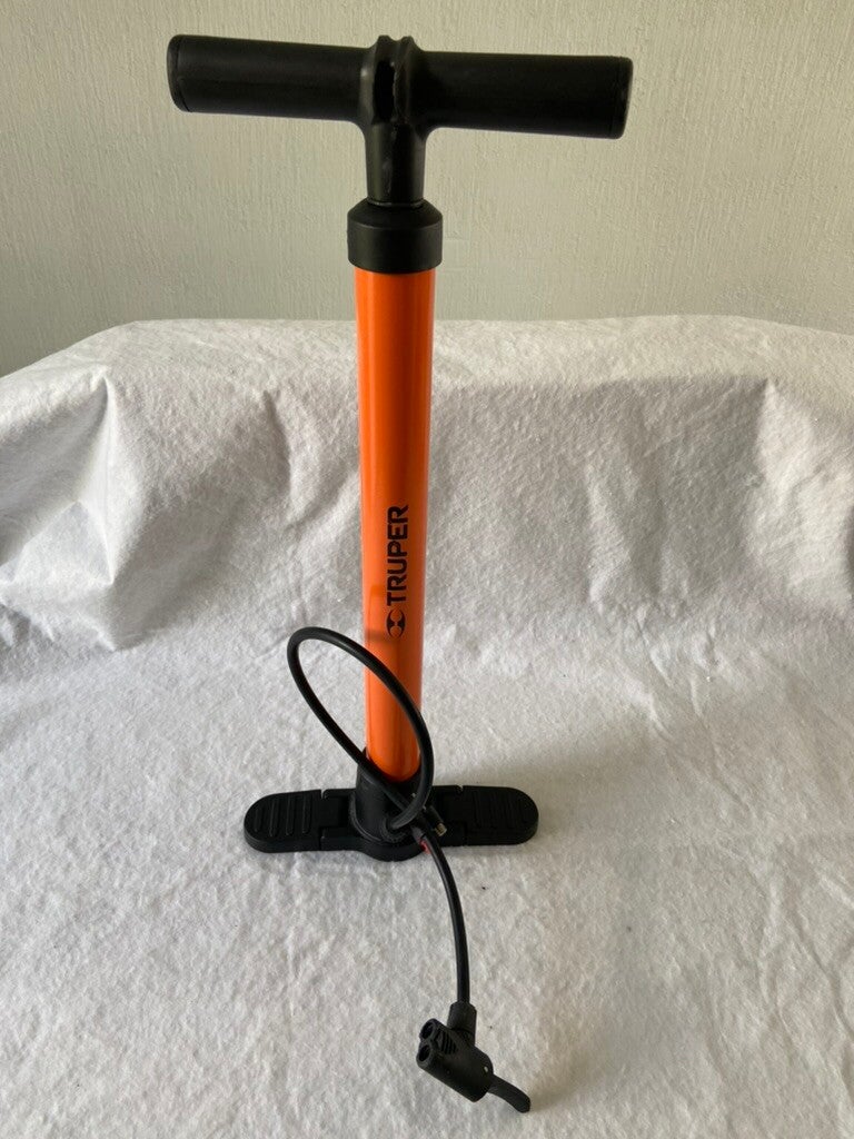 Bomba manual/ Inflador llantas, balones, bicis