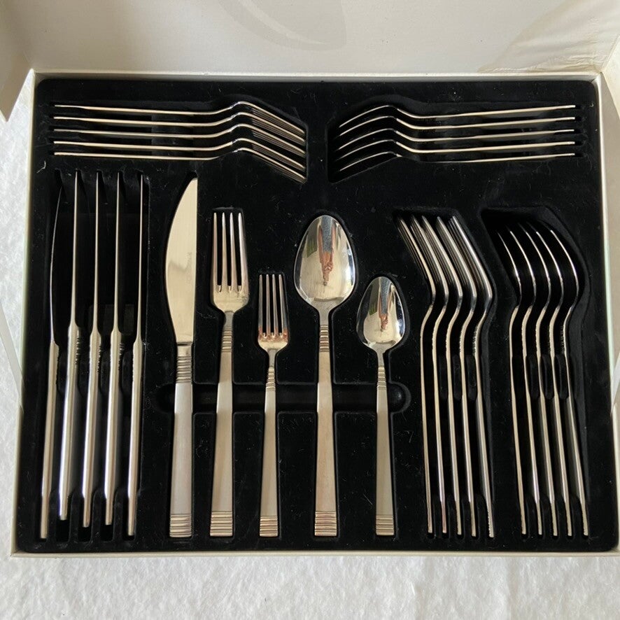 Set de 30 cubiertos Köstlich