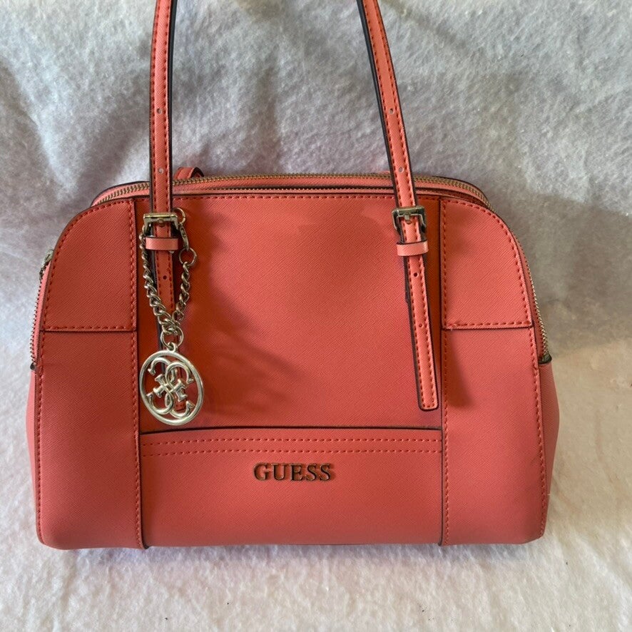 Bolsa GUESS color coral