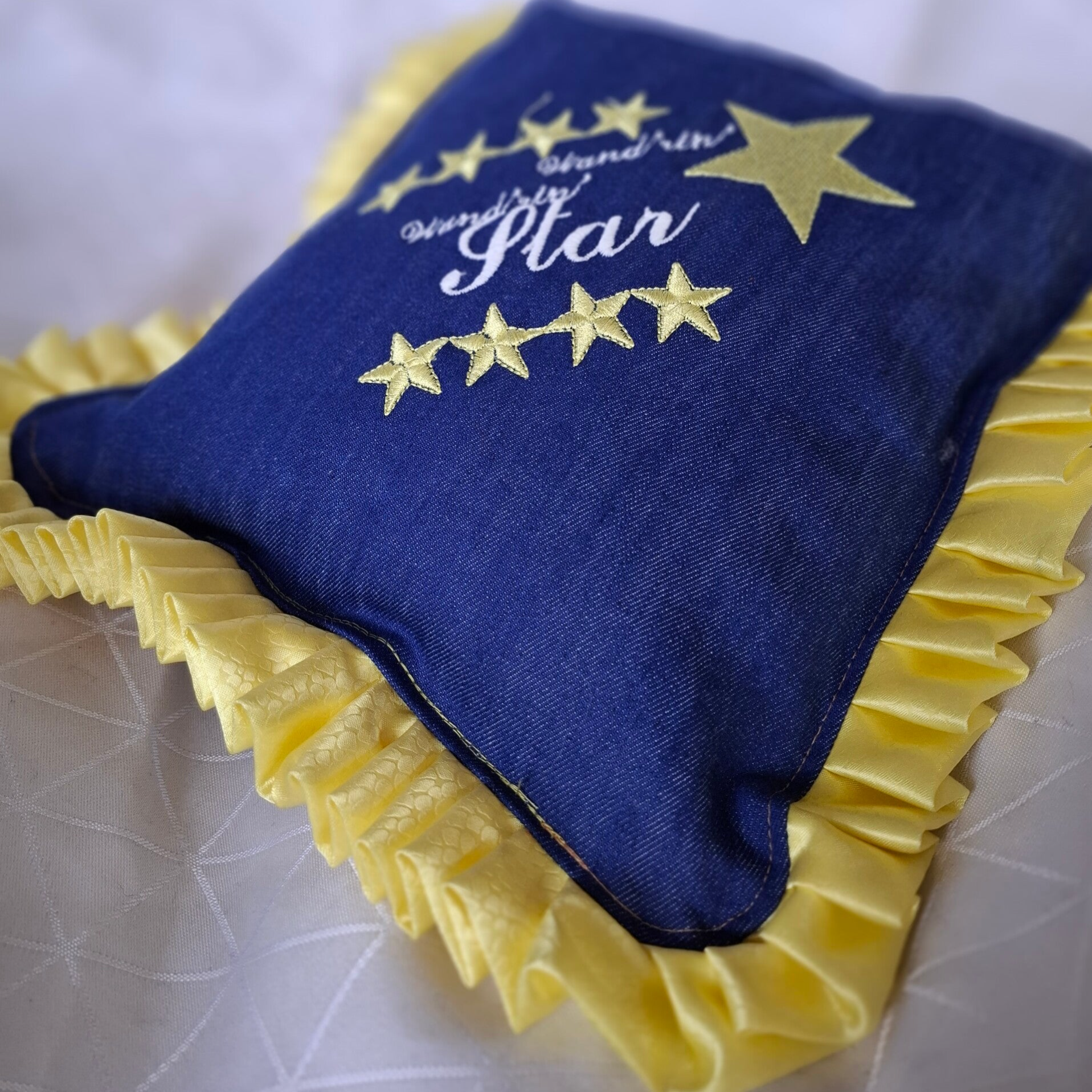 ⚡ UNIKAT vom gold’nen Tisch: Kissen „Sternen-Glanz“ (26x26 cm)