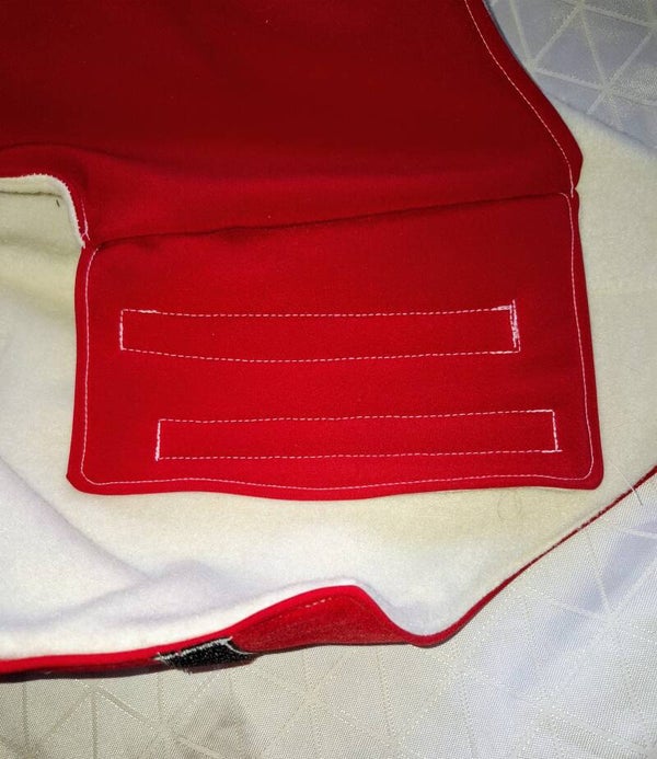 ⚡ UNIKAT vom gold’nen Tisch: Rhön-Mäntelchen „Roter Ruhepol“ (Größe S)