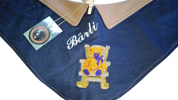 Besticktes Halstuch „Bärli“ – Nostalgie-Stickerei