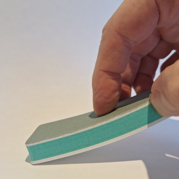 Dagkras universele polijstspons . Tweezijdig bruikbaar. Grit 600 en 3000