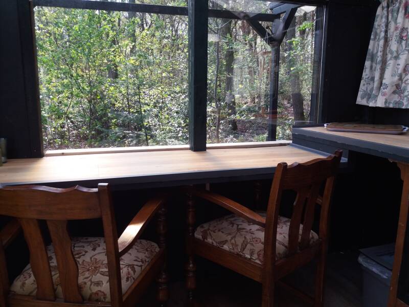 Vanaf de overkant eind van het bosje gezien