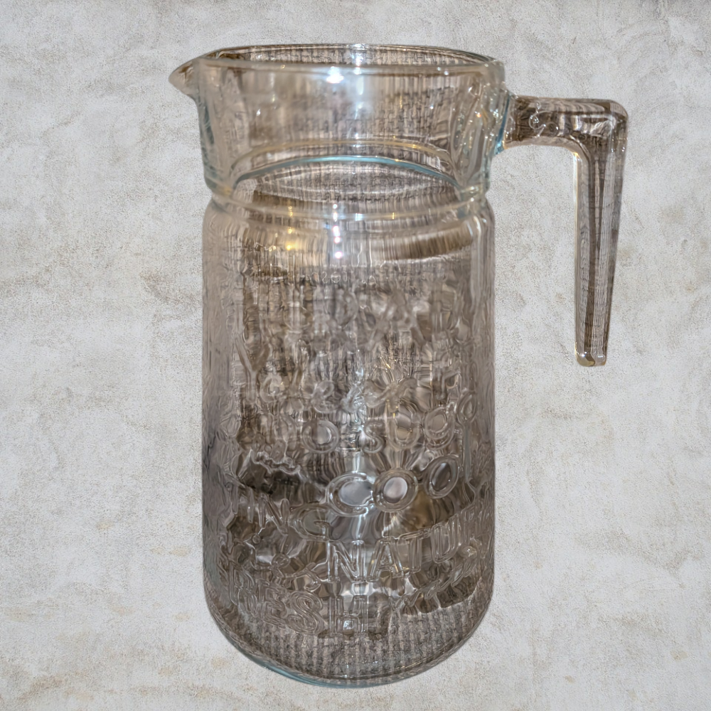 Glazen Kan met Reliëftekst – 24cm