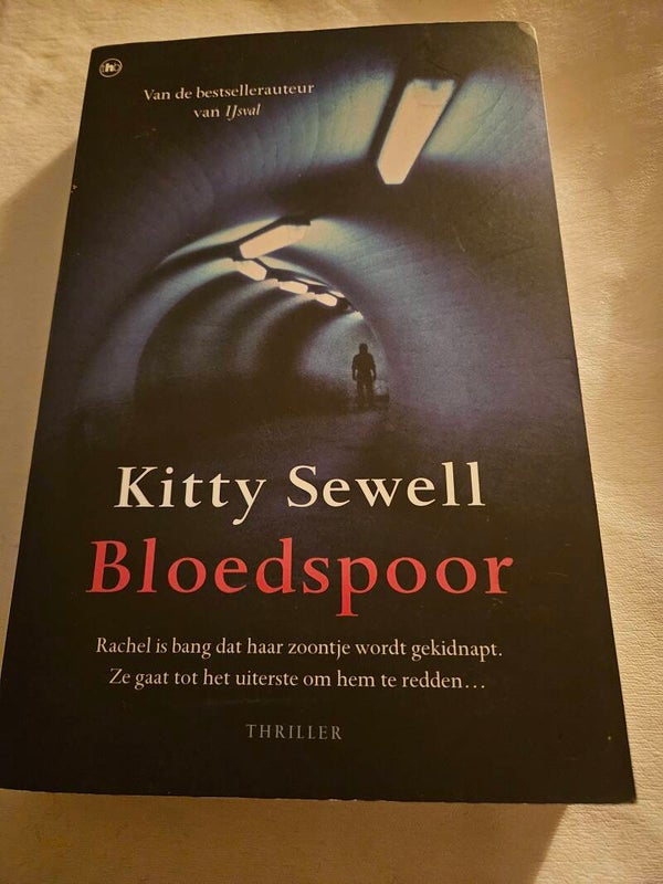 Bloedspoor- Kitty Sewell