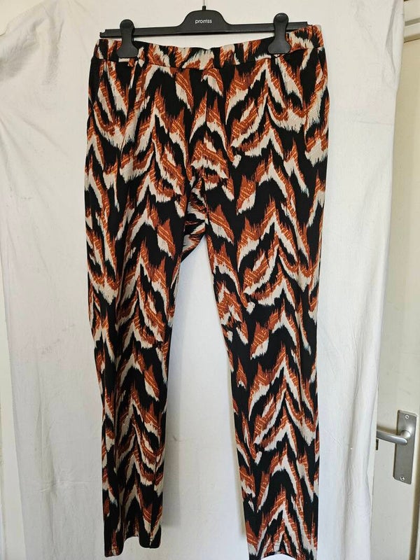 Comfortabele broek | Maat 44| Norah