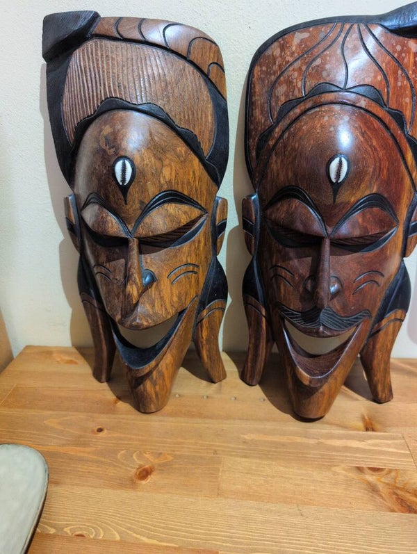Houten wandmaskers handgesneden met kauri-schelp - 38 cm